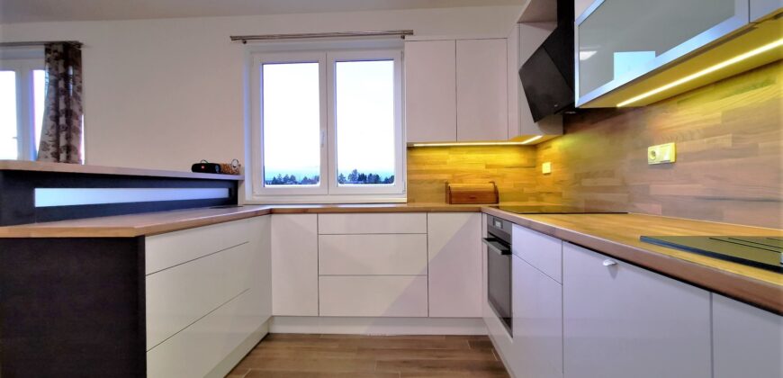 PRONAJATO-Pronájem bytu 4+kk 81 m² Vochov, okres Plzeň-sever