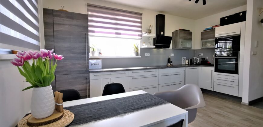 REZERVOVÁNO-Prodej bytu 3+kk 70 m² Vochov, okres Plzeň-sever