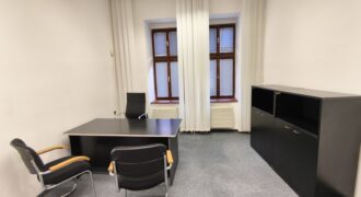 Pronájem kanceláře 45 m² Na Roudné, Plzeň – Severní Předměstí 13 000 Kč/měsíc (289 Kč/m²)